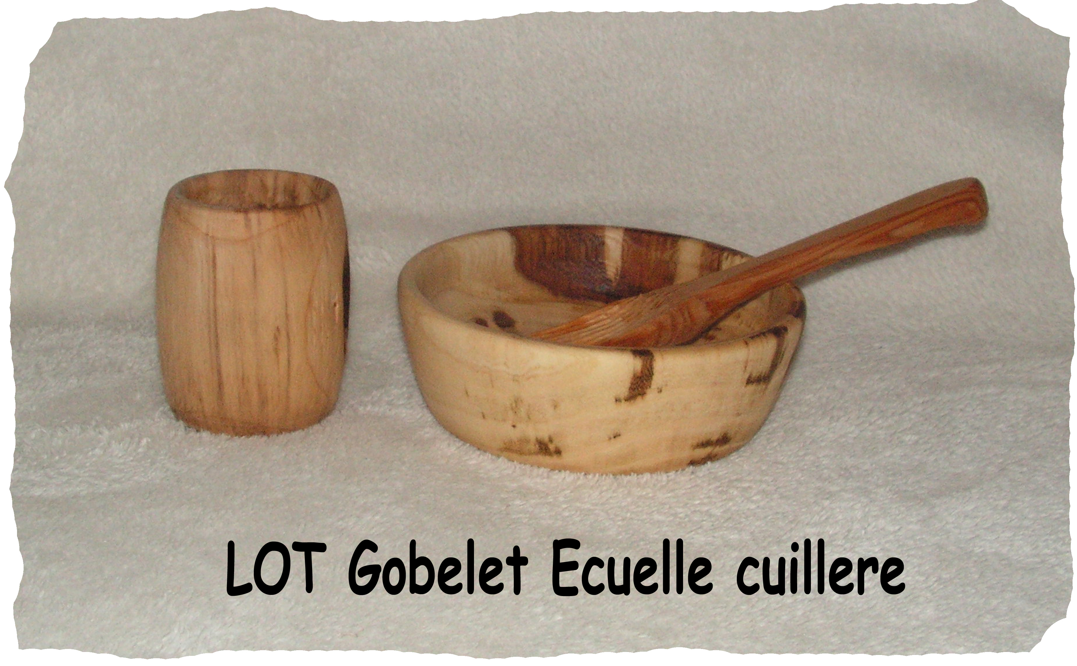 Gobelet ecuelle en bois medieval